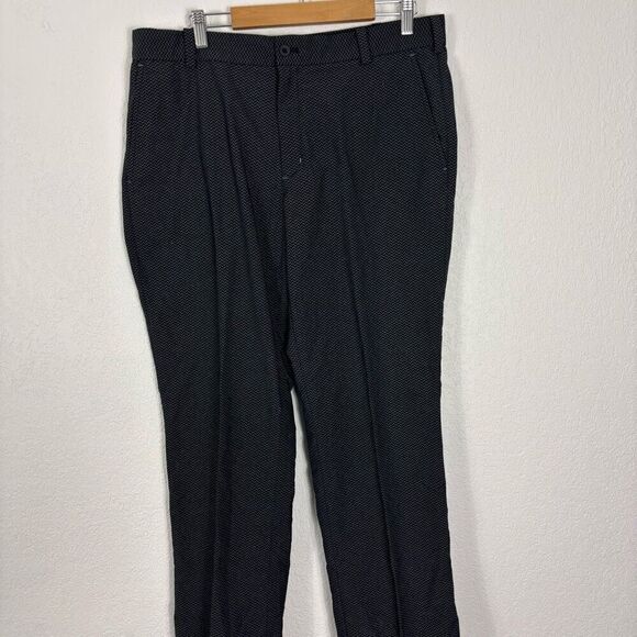 Nike Dri-Fit Black & Grey Zig Zag Patterned Golf Performance Pants - Picture 3 of 7